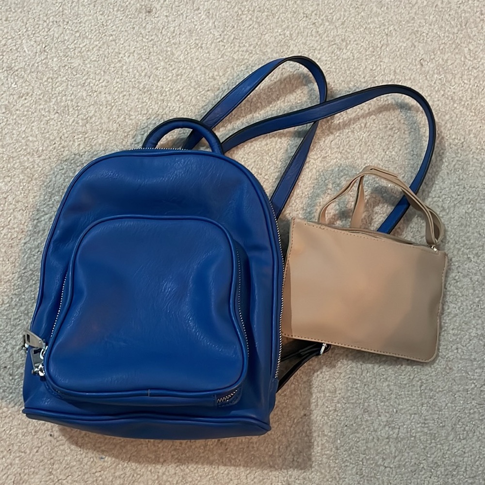Adorable mini backpack! Free mini cosmetic bag included!!!